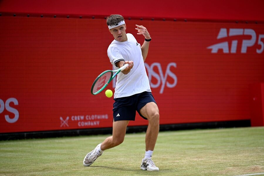Český tenista Jakub Menšík na turnaji HSBC Championships 2026