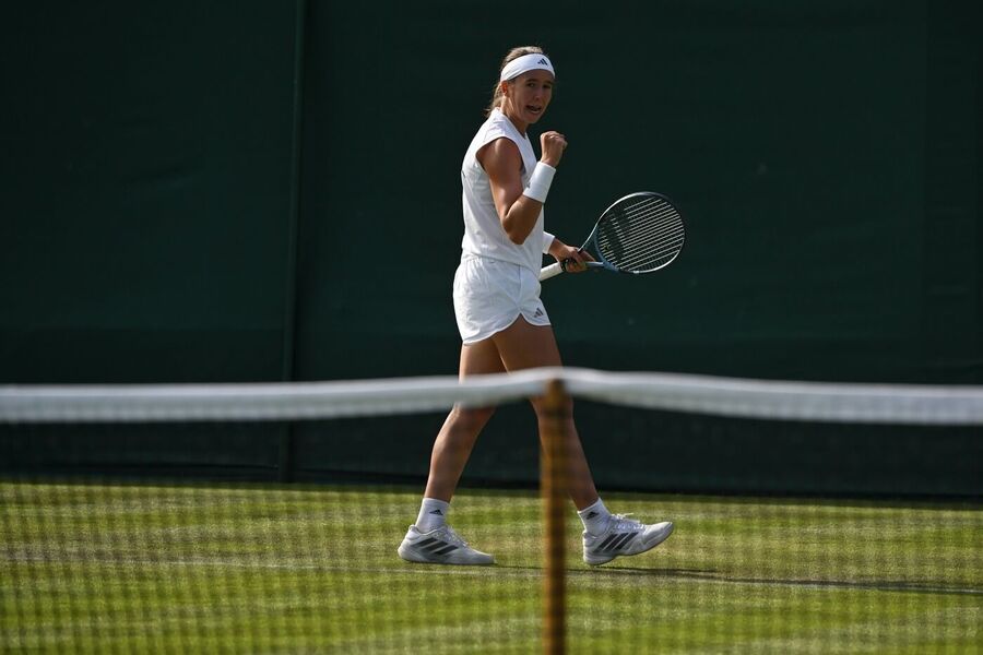 Nikola Bartůňková na Wimbledonu 2026