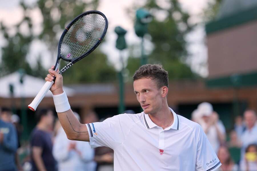 Český tenista Jiří Lehečka na Wimbledonu 2026