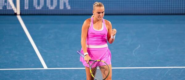 Sára Bejlek proti Aryně Sabalence v osmifinále WTA 1000 Cincinnati 2026