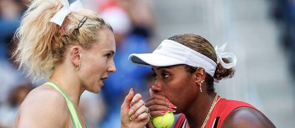 Kateřina Siniaková a Taylor Townsend během osmifinále US Open 2026