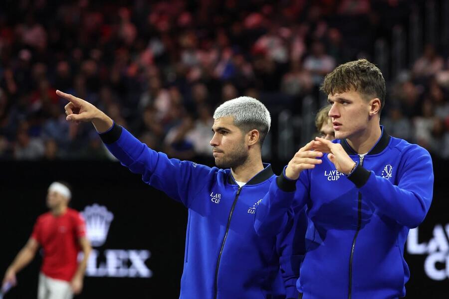 Carlos Alcaraz a&nbsp;Jakub Menšík na Laver Cupu 2025