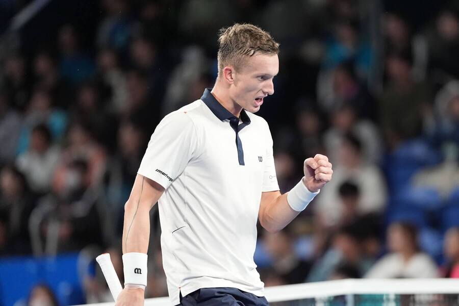 Jiří Lehečka ve čtvrtfinále ATP 500 Tokio 2026