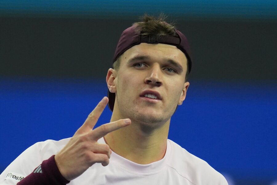 Jakub Menšík na turnaji ATP 500 Peking 2026