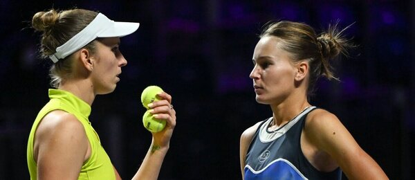 Elise Mertens a Veronika Kudermetova na WTA Finals 2025